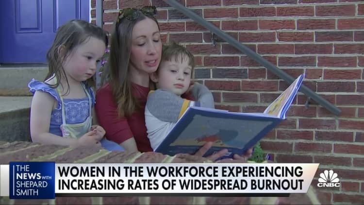 Burnout up in women who work from home