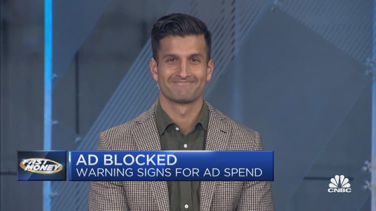 Digital ad pullback could be choppy for Twitter and social stocks, warns SRB Ventures' Bloom