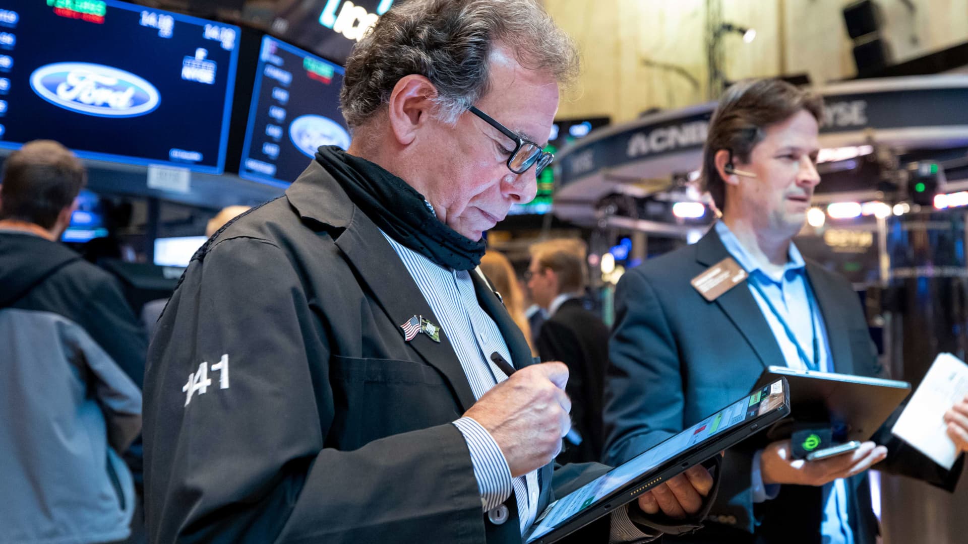 5 things to know before the stock exchange opens on Friday 29.  April