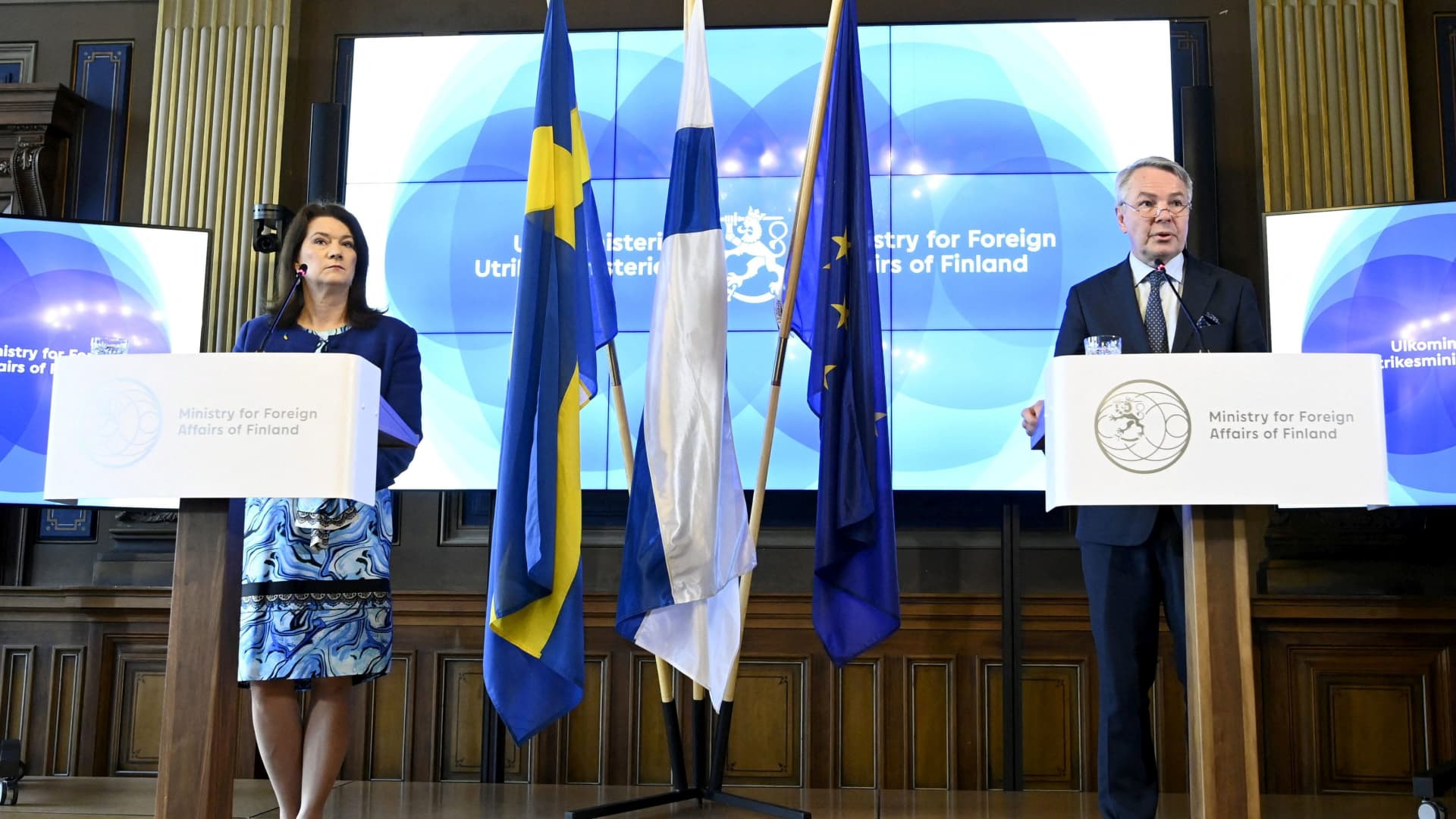 Swedish Foreign Minister Ann Linde and Finnish Foreign Minister Pekka Haavisto attend a news conference, amid Russia's invasion on Ukraine, in Helsinki, Finland April 29, 2022. 