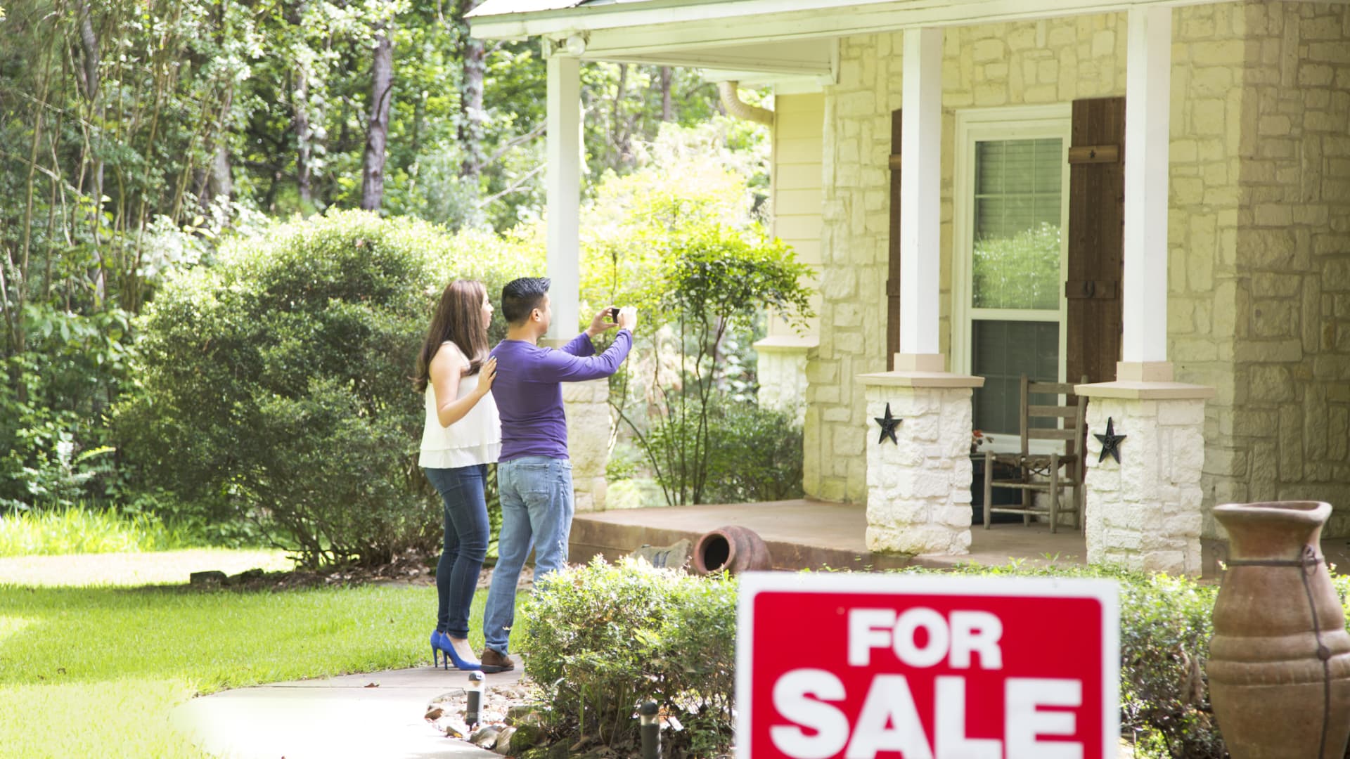 92% of millennial homebuyers say inflation has impacted their buy plans, however most are plowing forward anyway, research reveals