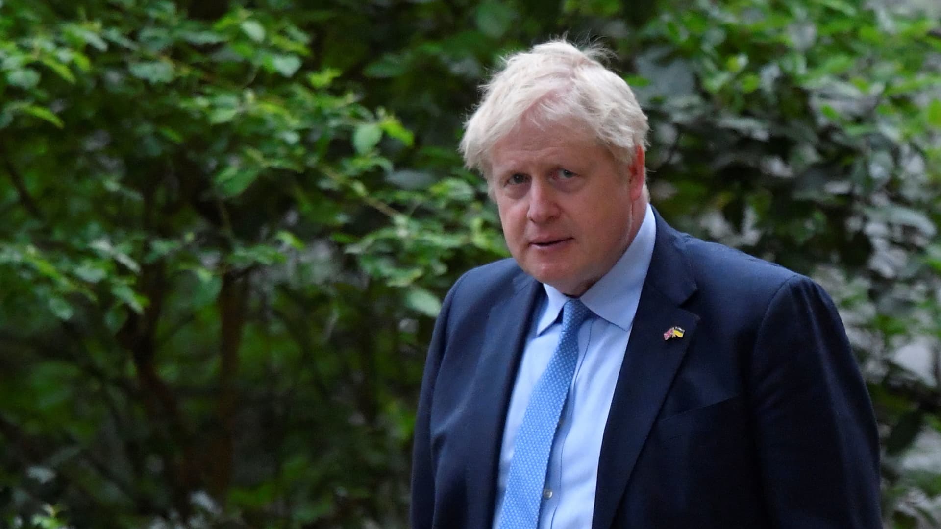 British Prime Minister Boris Johnson walks, after delivering a video address to the Ukrainian parliament, in Downing Street, London, Britain, May 3, 2022. 