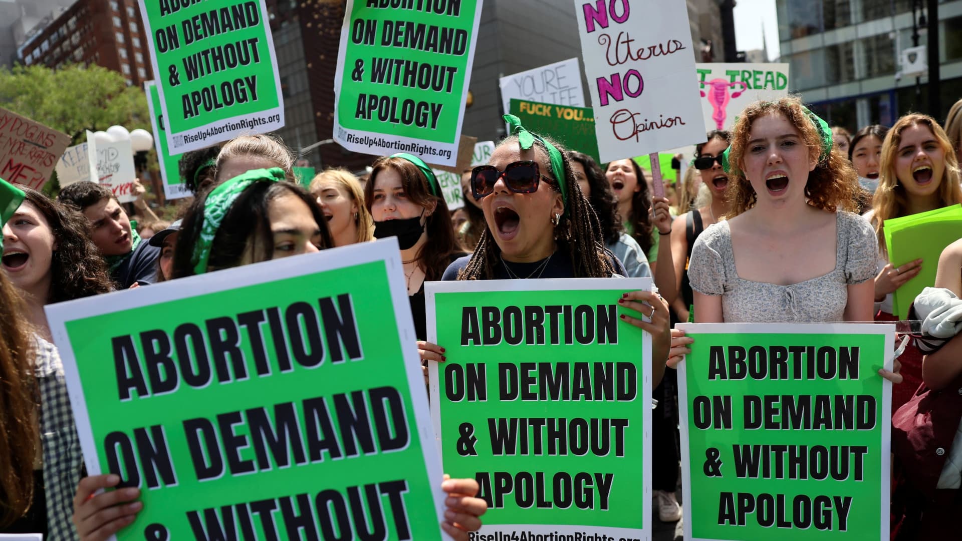Large employers face tough hurdles to provide abortion benefits if Roe is overturned