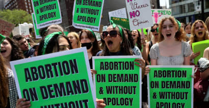 Large employers face hurdles to provide abortion benefits if Roe is overturned