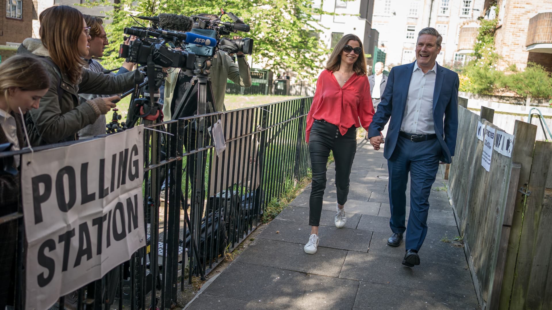 LONDON - Labour leader Keir Starmer and his wife Victoria arrive to vote at the TRA Hall, London, as voters go to the polls in the local government elections.