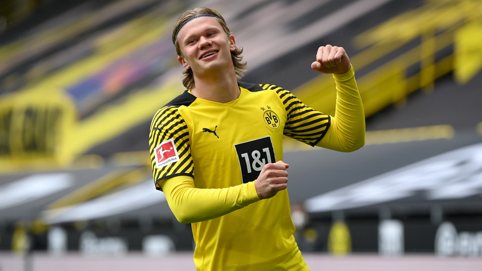 Guy Town verify deal to signal Borussia Dortmund striker