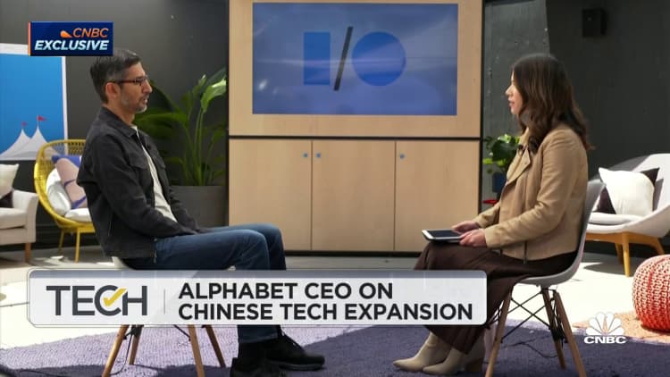 The U.S. should work to maximize an open, interconnected internet, says Alphabet CEO