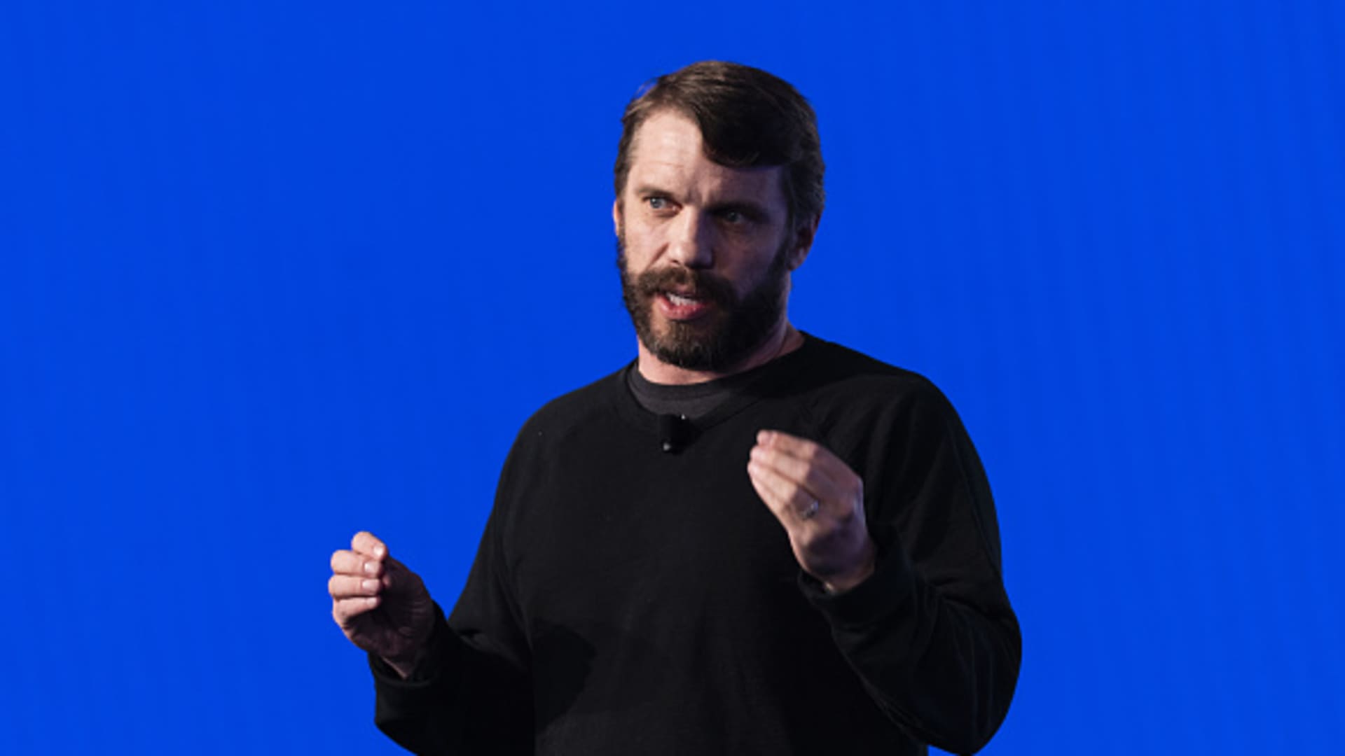 Flexport founder publicly slams his handpicked successor for excessive hiring, rescinds offers