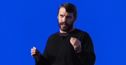 Flexport founder publicly slams handpicked successor for hiring spree, rescinds offers
