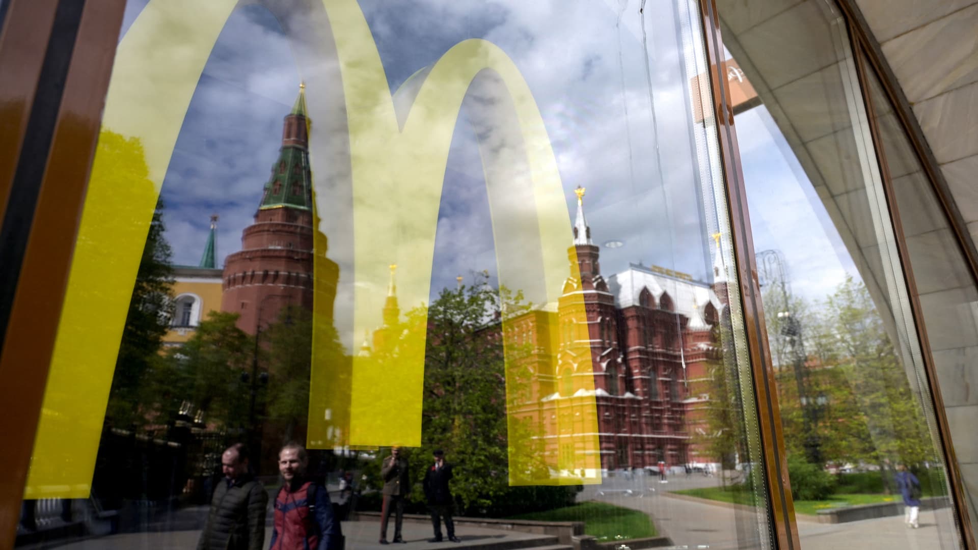 McDonald’s will sell Russian operations to existing Siberian licensee