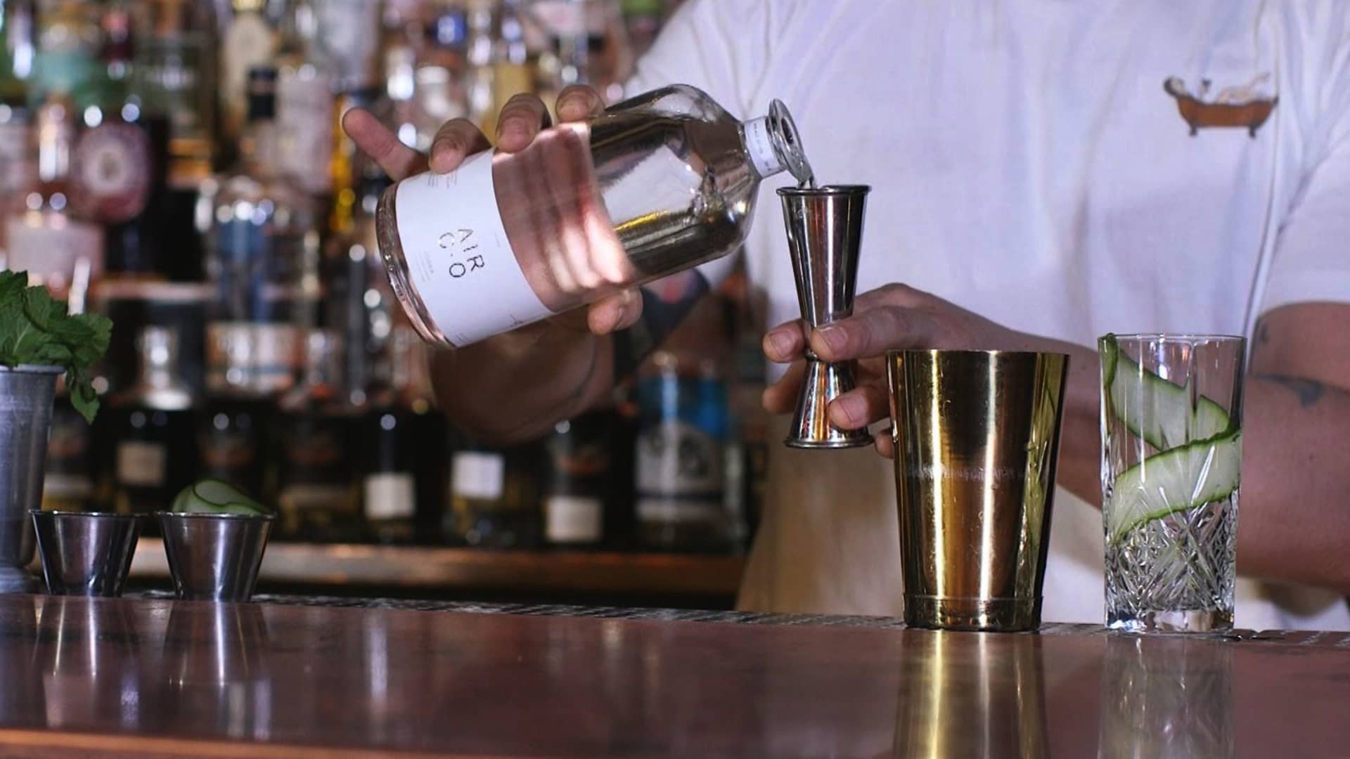 This start-up makes vodka out of CO2 emissions, and it’s backed by Toyota and JetBlue