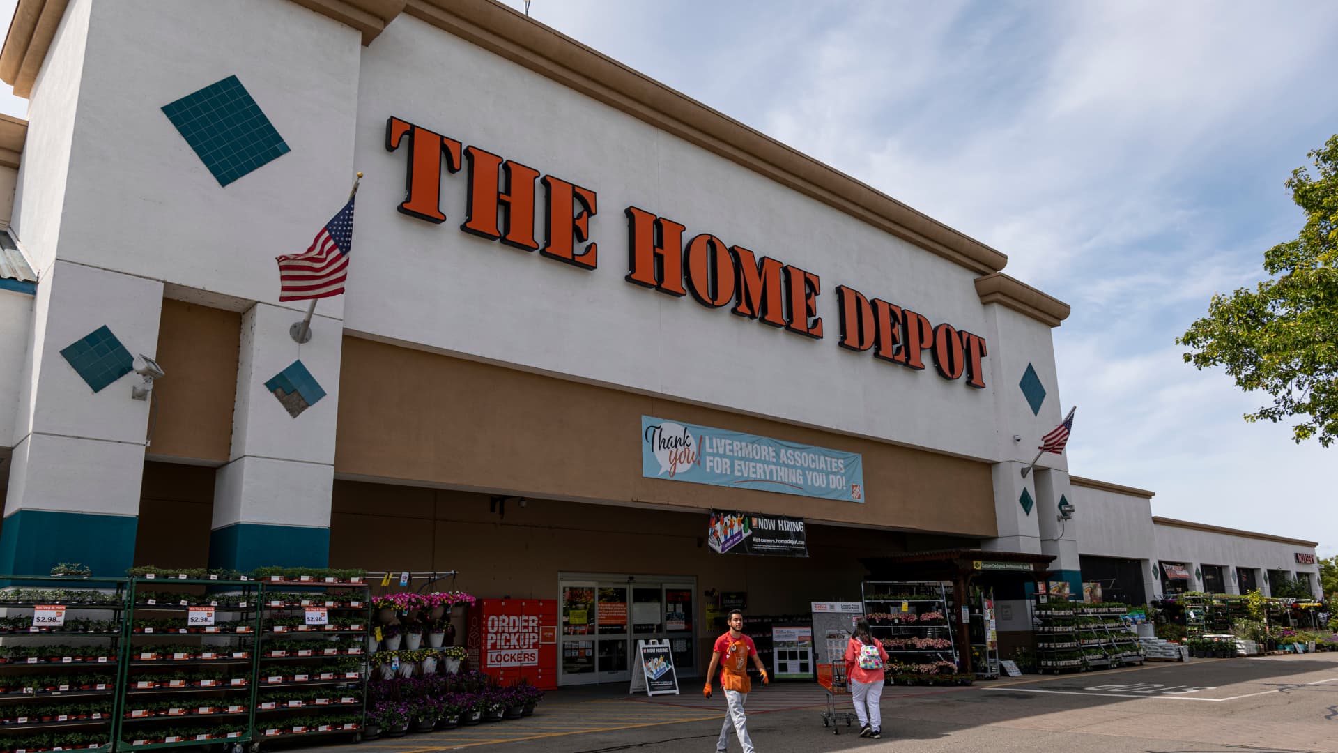 A Home Depot store in Livermore, California, US, on Thursday, May 12, 2022. Home Depot Inc. is scheduled to release earnings figures on May 17. Photographer:
