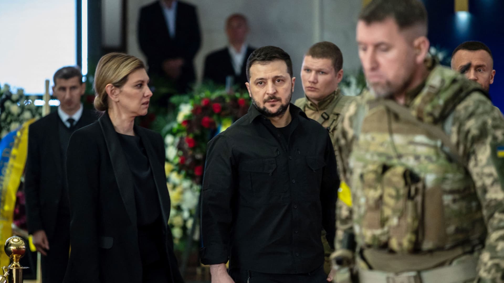 Ukraine's President Volodymyr Zelenskiy and his wife Olena Zelenskiy attend the funeral ceremony of the first president of Ukraine Leonid Kravchuk, in Kyiv, Ukraine, May 17, 2022. 