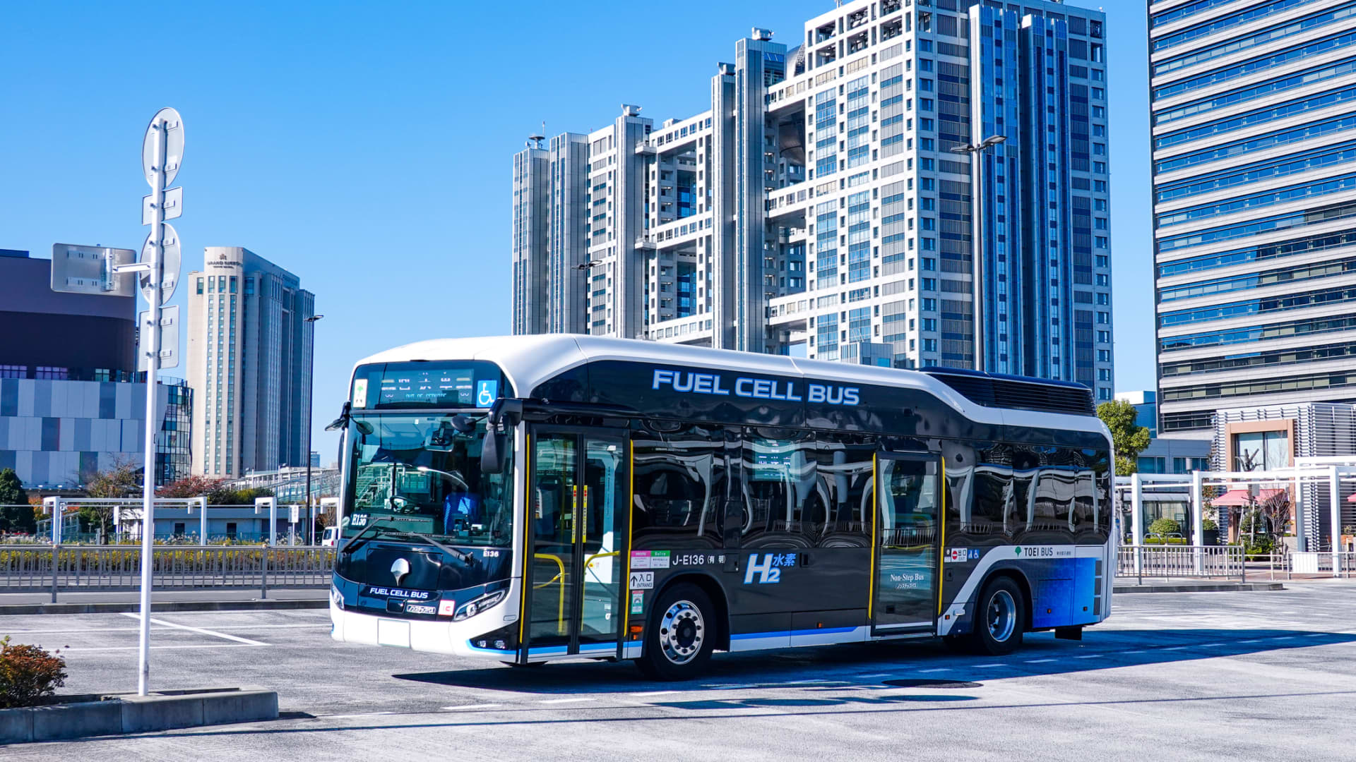 After Toyota's Mirai, the Japanese auto giant zeroes in on buses and heavy-duty trucks