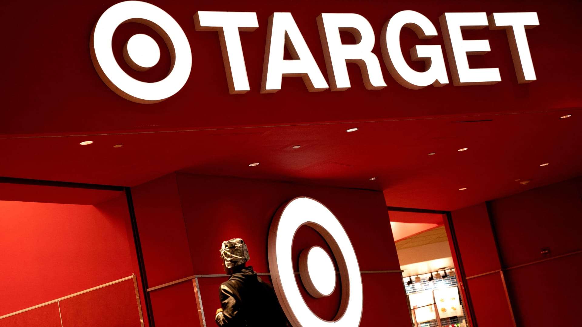 Stocks making the biggest moves in the premarket: Target, J.M. Smucker, Kohl’s and more