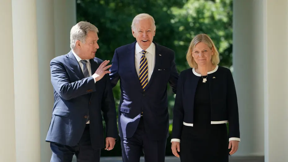 US President Joe Biden, Swedens Prime Minister Magdalena Andersson and Finlands President Sauli Niinistö arrive to speak in the Rose Garden following a meeting at the White House in Washington, DC, on May 19, 2022.