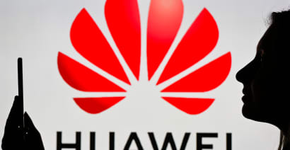 UK extends deadline to remove Huawei from 5G networks after one carrier warned of outages