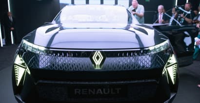 Renault says electric-hydrogen concept car will have range of up to 497 miles