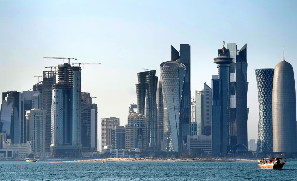 تستعد الإمارات العربية المتحدة وقطر لاستعادة العلاقات الدبلوماسية وإعادة فتح السفارتين