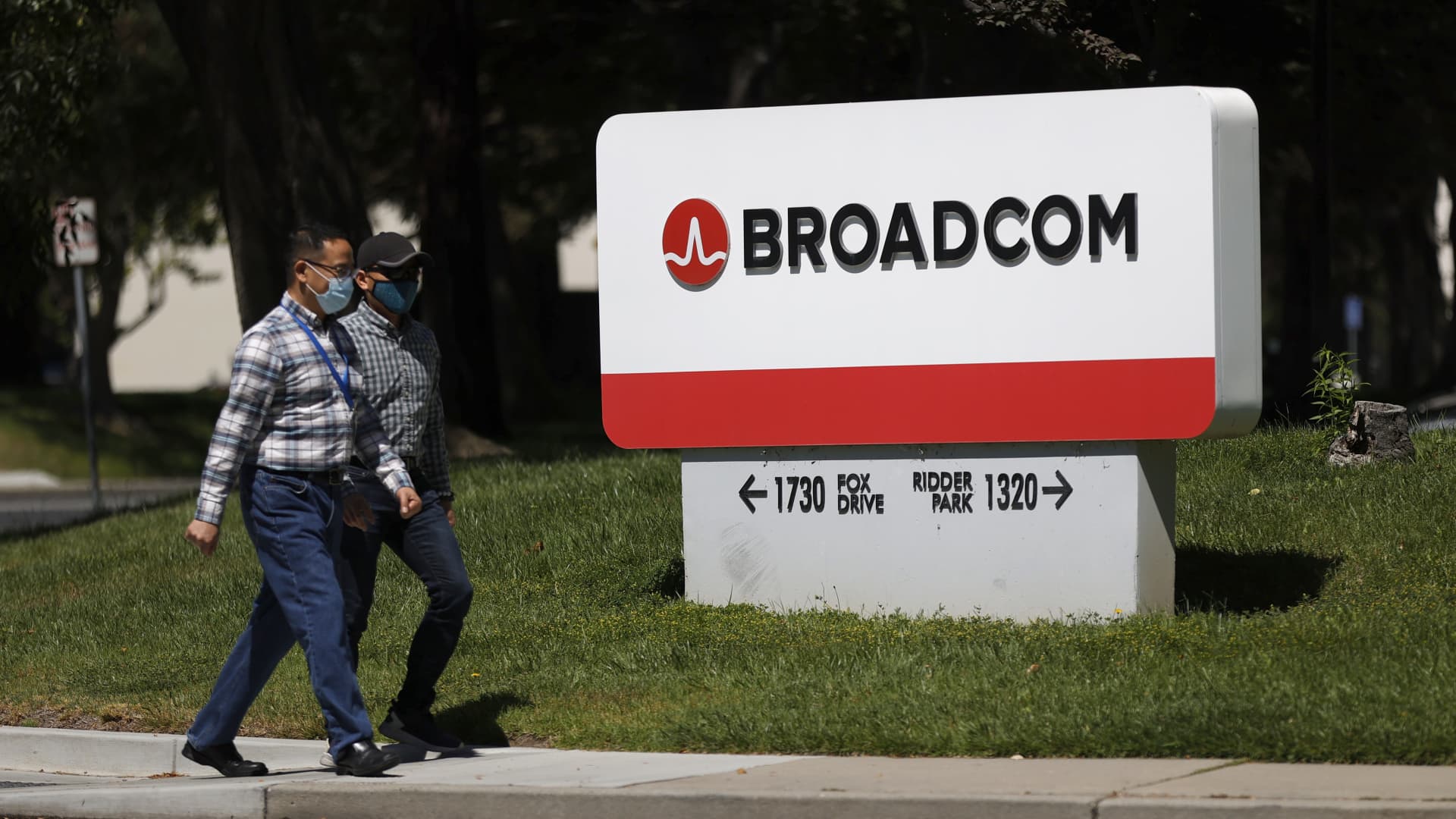 ईयू ने ब्रॉडकॉम की 61 अरब डॉलर की वीएमवेयर बोली की एंटीट्रस्ट जांच शुरू की