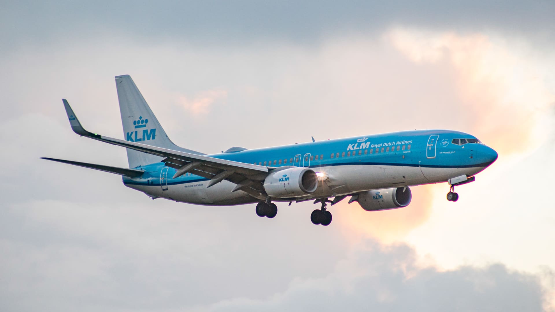 Airline giant KLM to face legal action over greenwashing