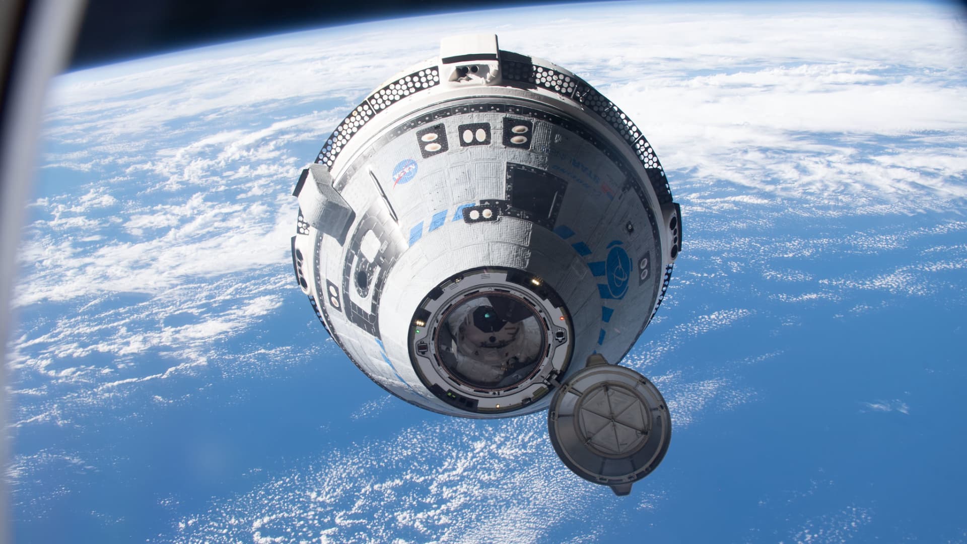 Boeing takes additional charge for Starliner astronaut capsule, bringing cost overruns to near 0 million