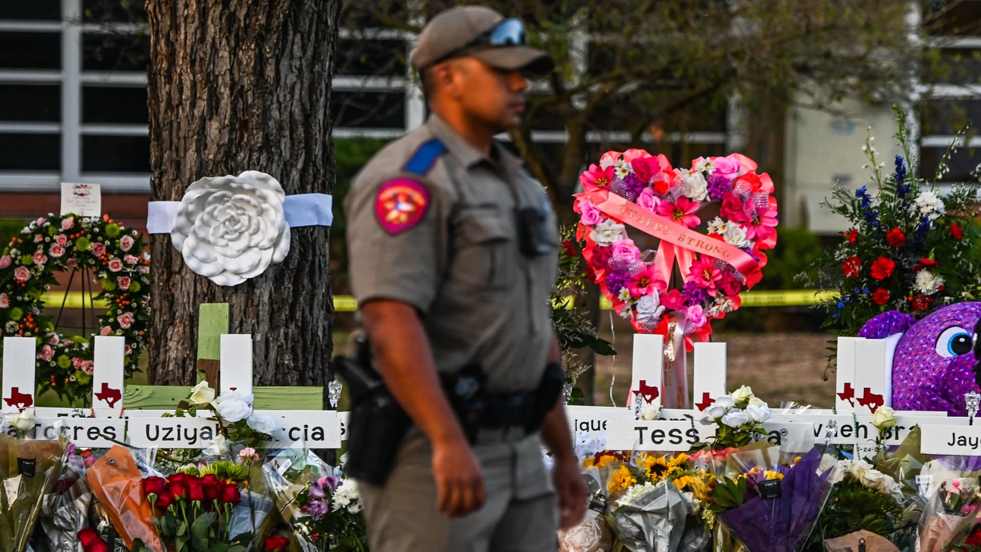 Justice Department to review law enforcement response to Texas shooting