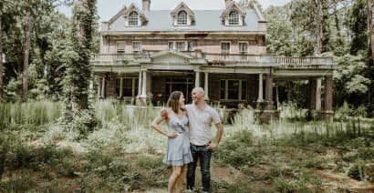 This couple bought and renovated a mansion for less than $500,000–look inside