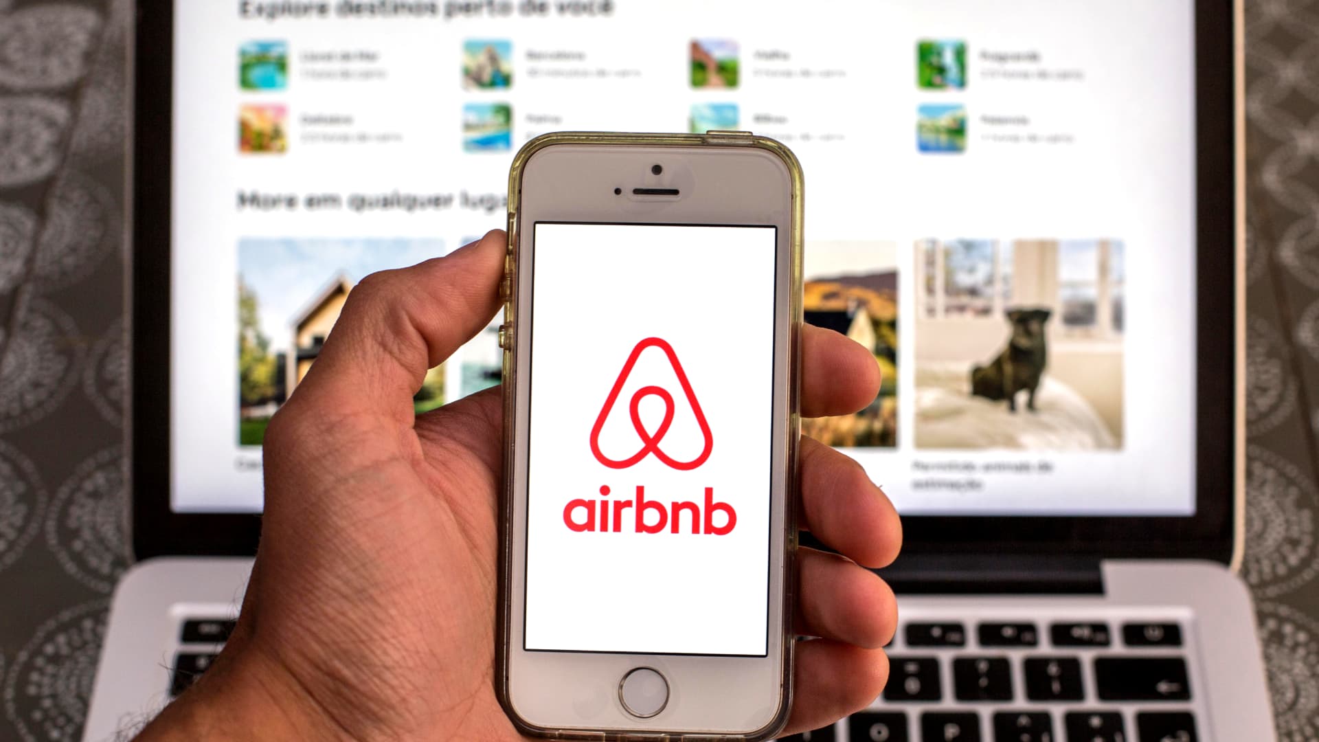 KeyBanc downgrades Airbnb, says travel demand will ease after pandemic recovery
