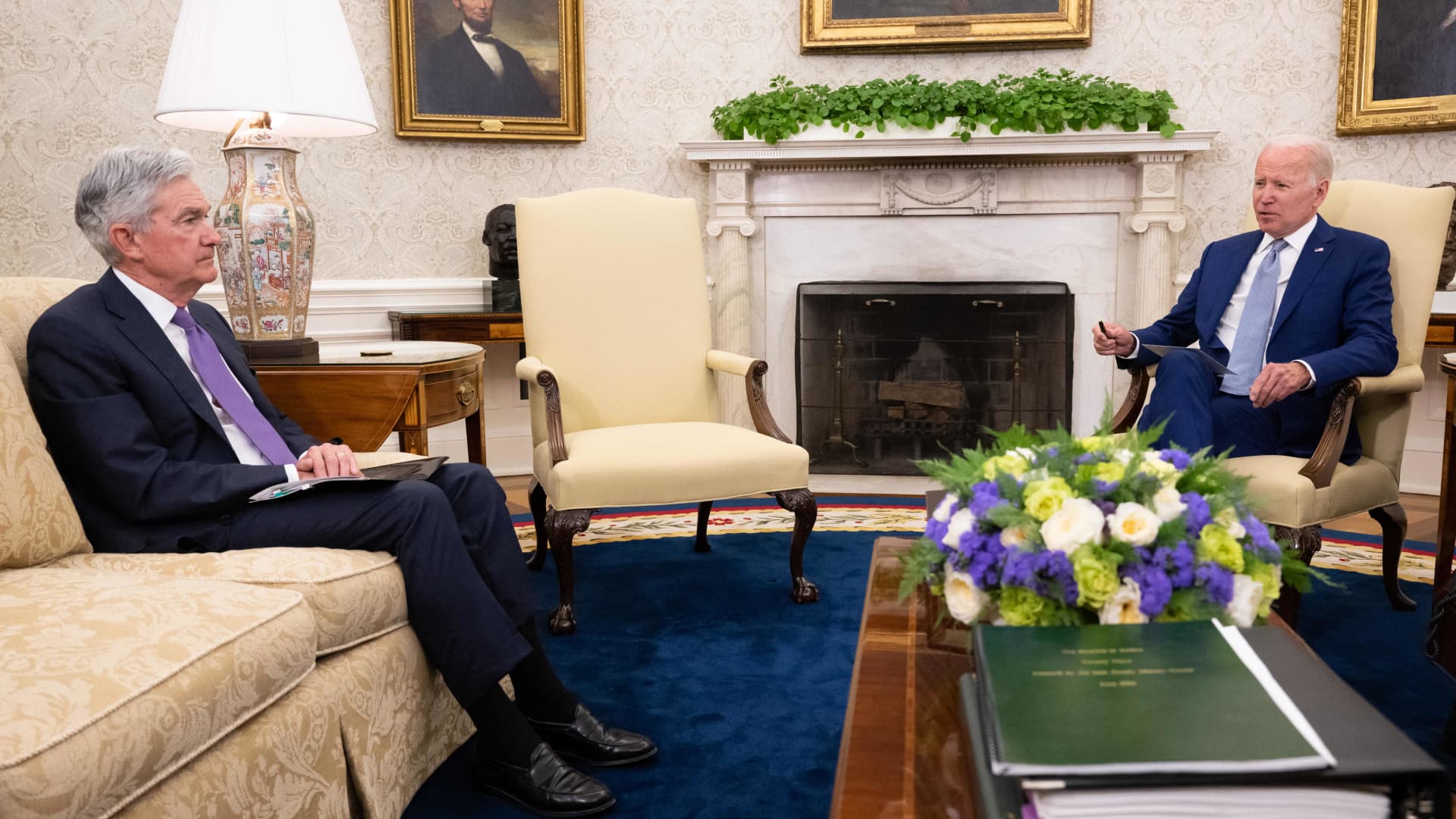 Chairman of the Federal Reserve Jerome Powell (left) meets with President Joe Biden in the Oval Office on May 31, 2022.