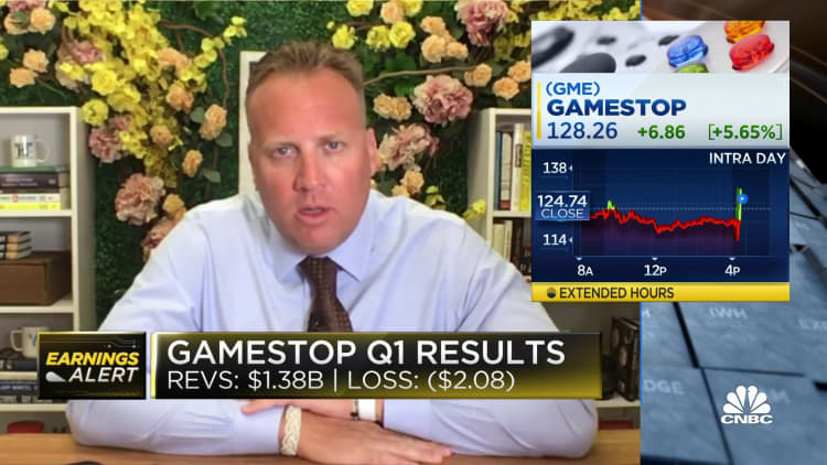GameStop reports revenues of $1.38B