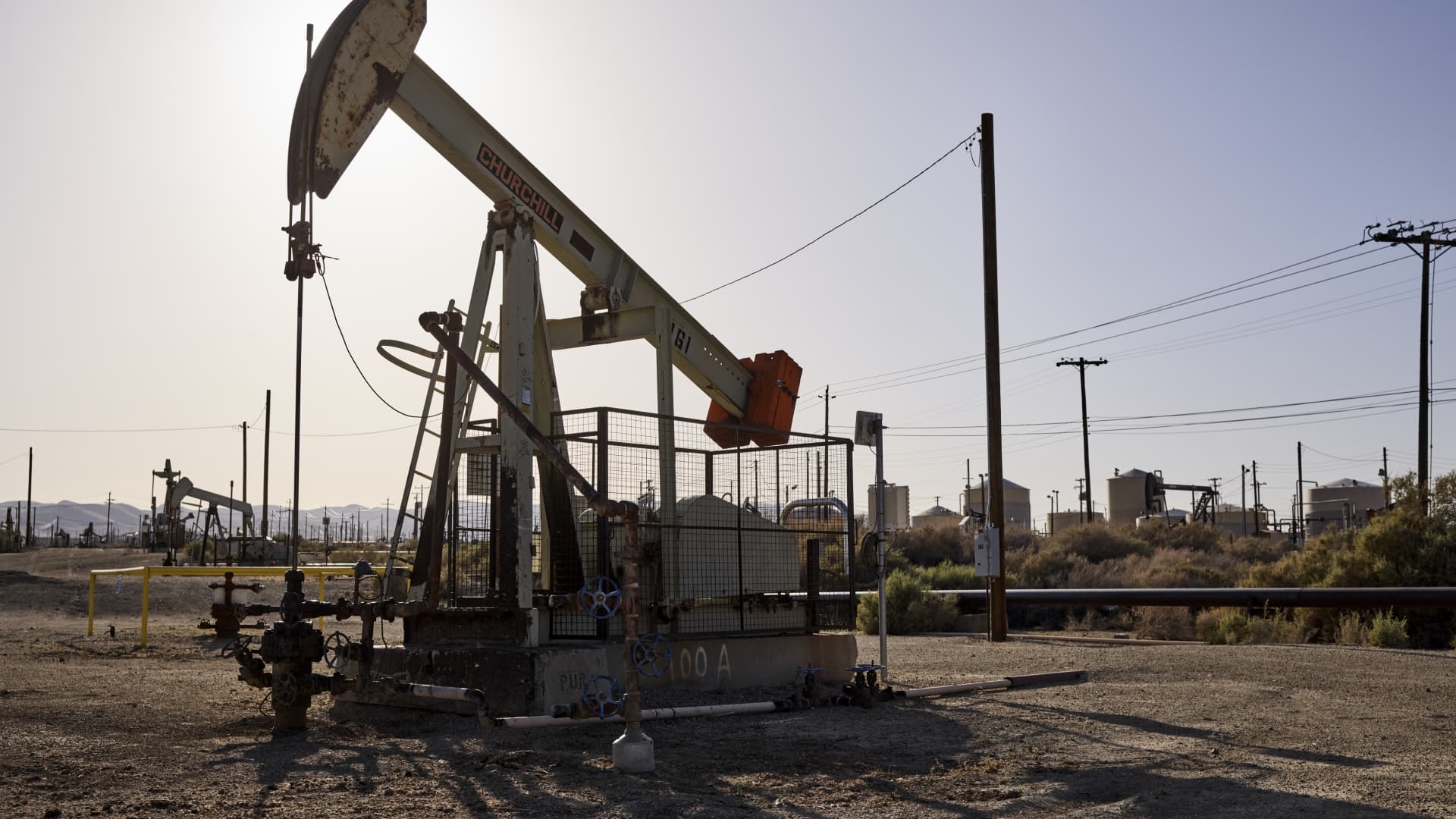 Dan Yergin on oil prices falling despite tight supply, Russia tensions