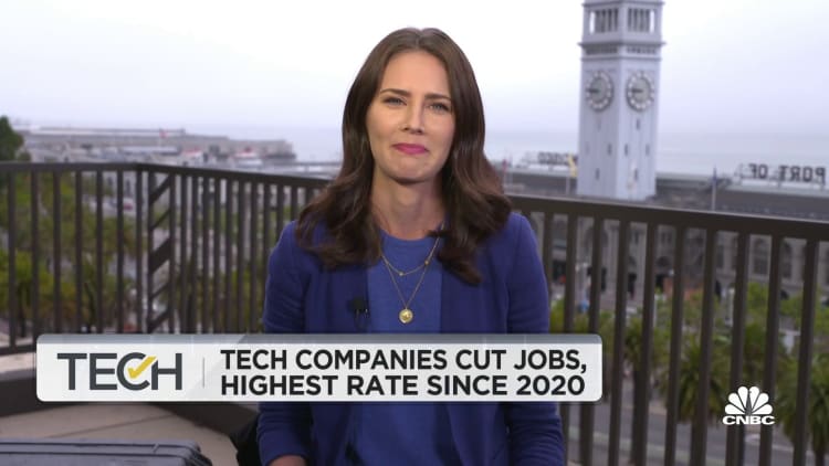 Coinbase extends hiring freeze as tech companies with plummeting valuations cut jobs