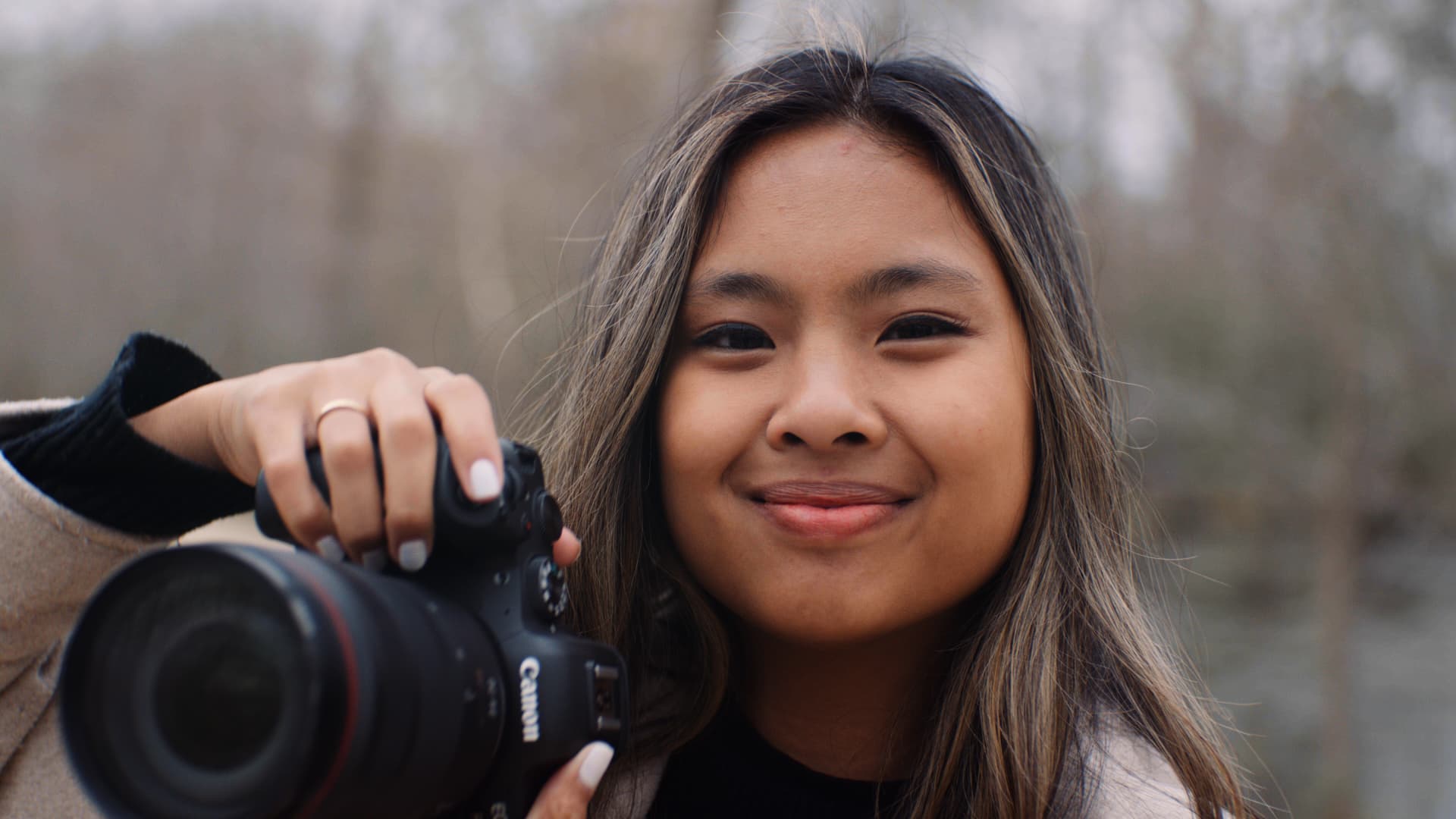 This 23-year-old spent $45,000 to become a wedding photographer—now she makes $177,000 per year - CNBC