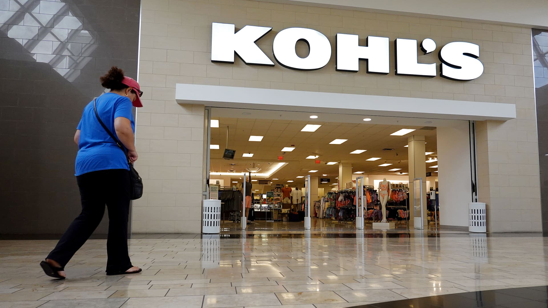Kohl's shares stumble after bad earnings miss