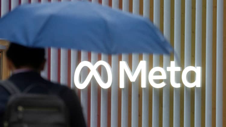 The Meta can grow the metaverse, but they still have a long way to go, says Jefferies' Brent Thill