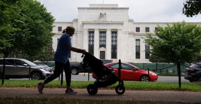 Here's how the Federal Reserve's pause in interest rate hikes affects your money