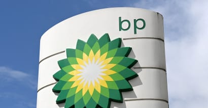 Oil giant BP buys 40.5% stake in massive renewables and green hydrogen project