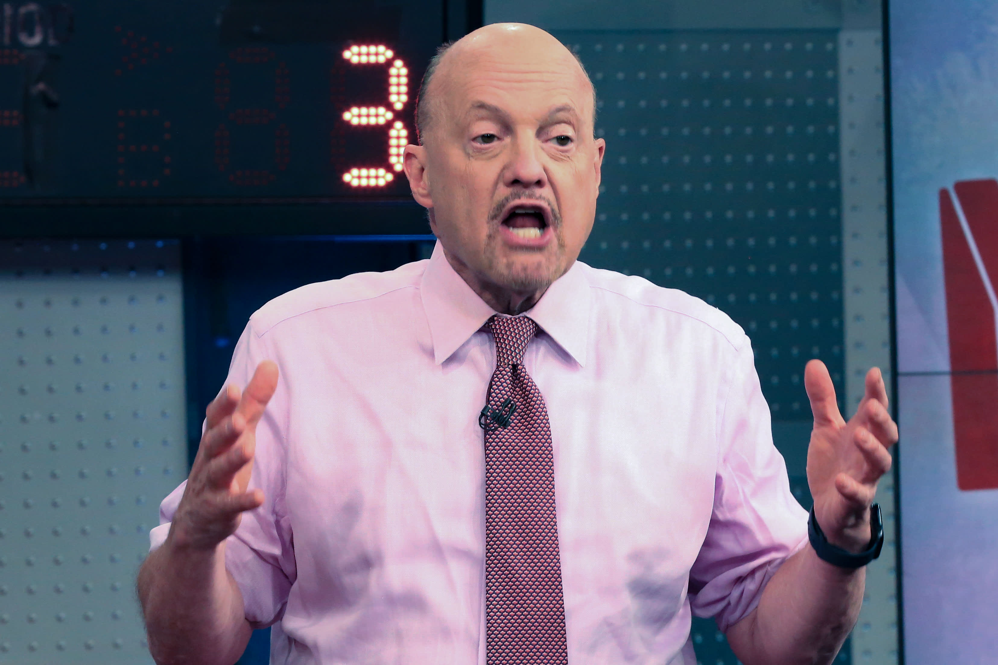 As the market starts to cool, Cramer says, stay bullish