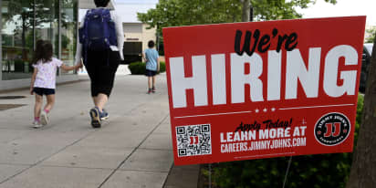 U.S. weekly jobless claims grind lower amid tight labor market