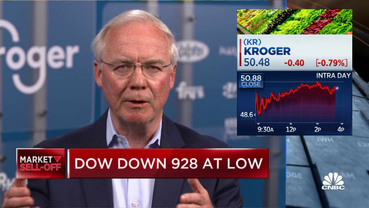 Customers are splurging on items, there are no signs of a recession, says Kroger's CEO Rodney McMullen