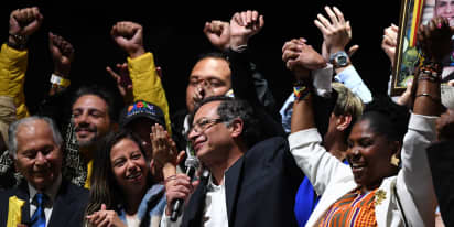 Colombia picks 1st leftist president in tight runoff contest