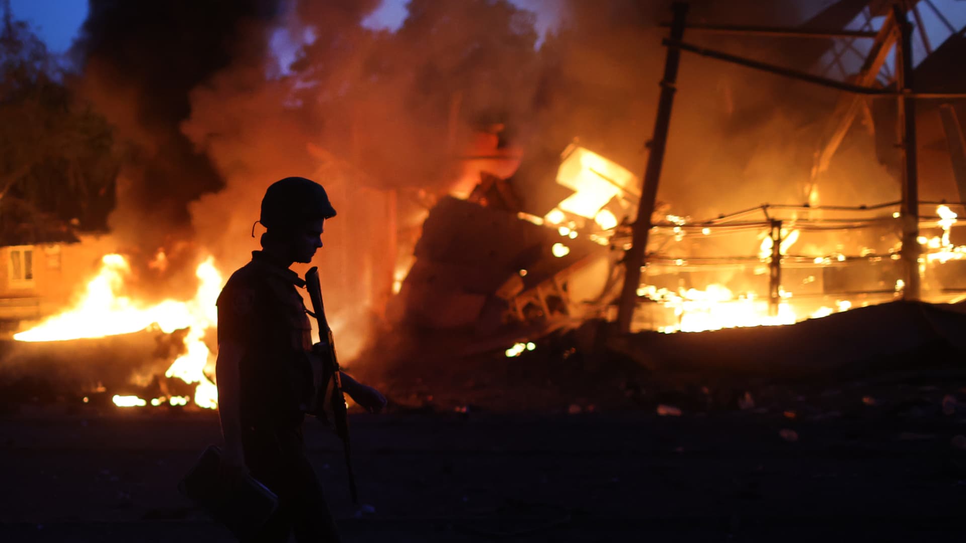 Russian forces turn firepower on Donetsk after capturing Luhansk; Zelenskyy vows..