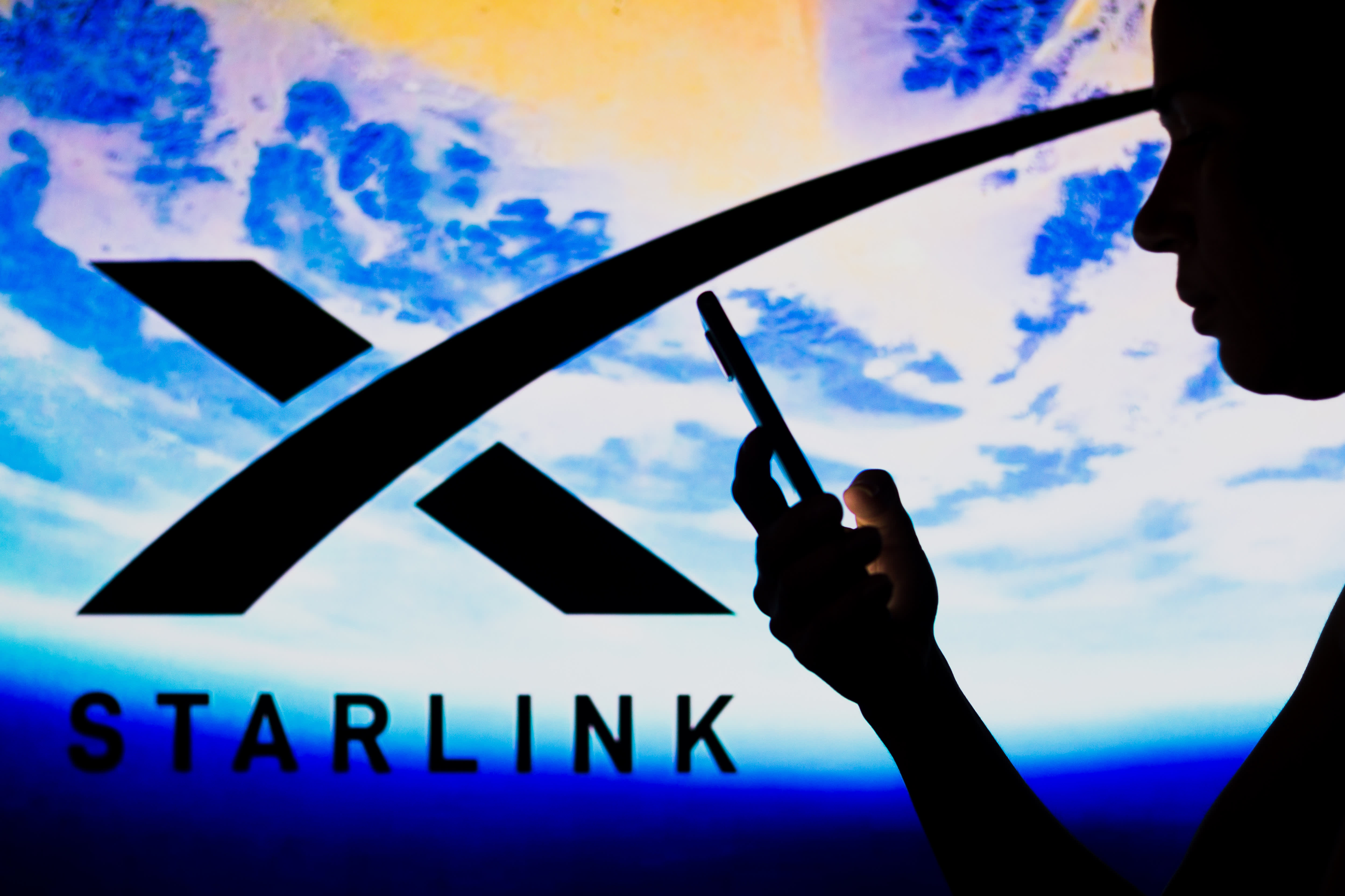 SpaceX ستختبر خدمة Starlink و T-Mobile الخلوية هذا العام