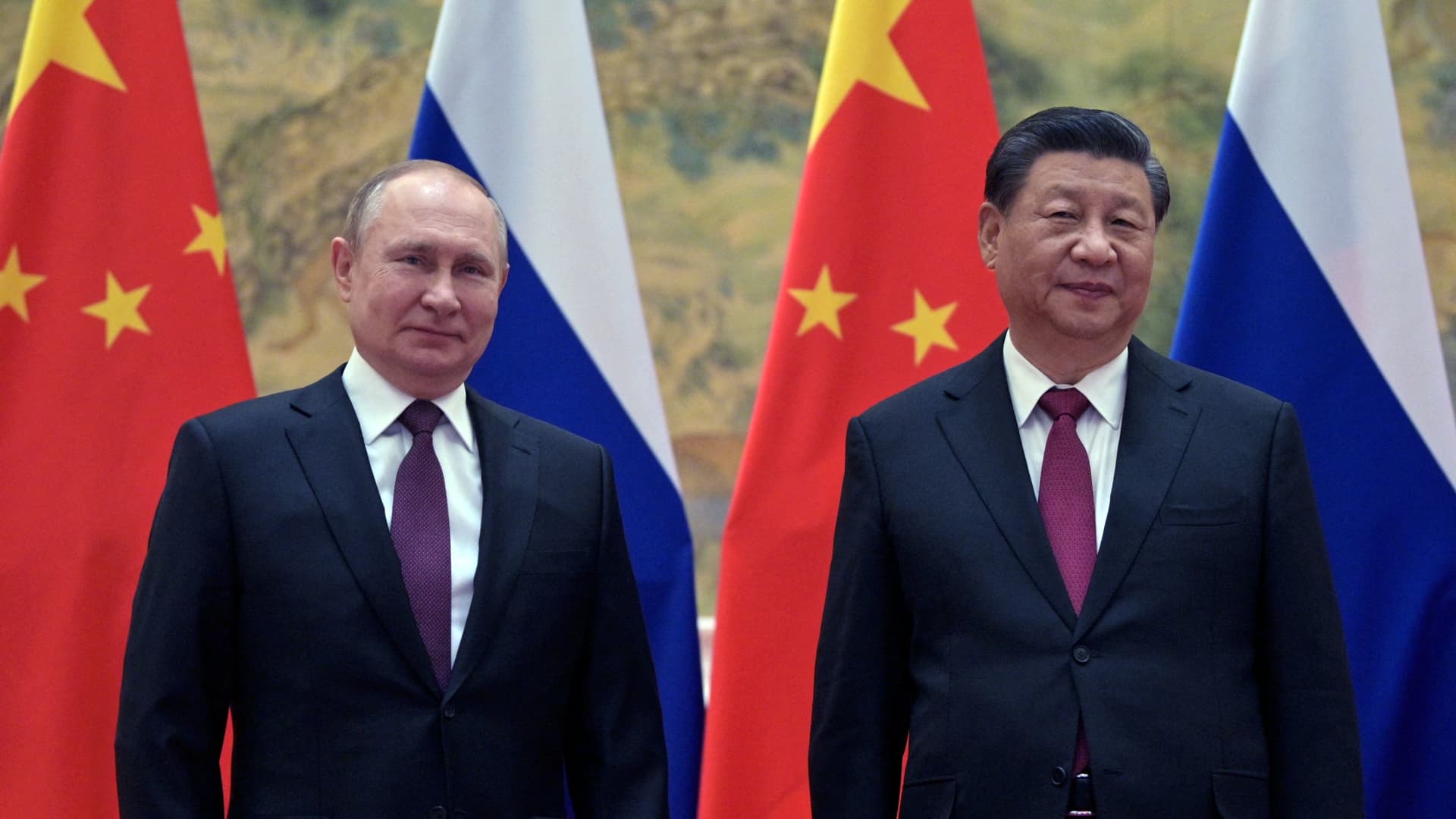 Russian President Vladimir Putin and Chinese President Xi Jinping plan to meet next week in Uzbekistan at the Shanghai Cooperation Organization forum, a Russian official said on Wednesday.