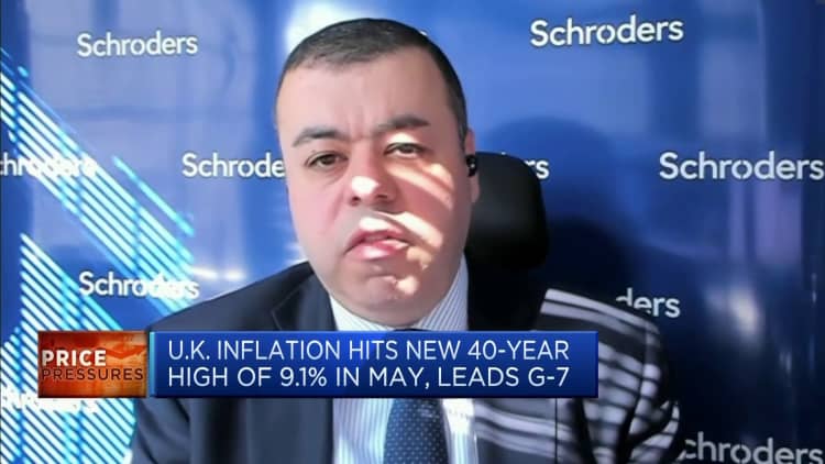 UK not seen peak inflation yet, warns senior economist