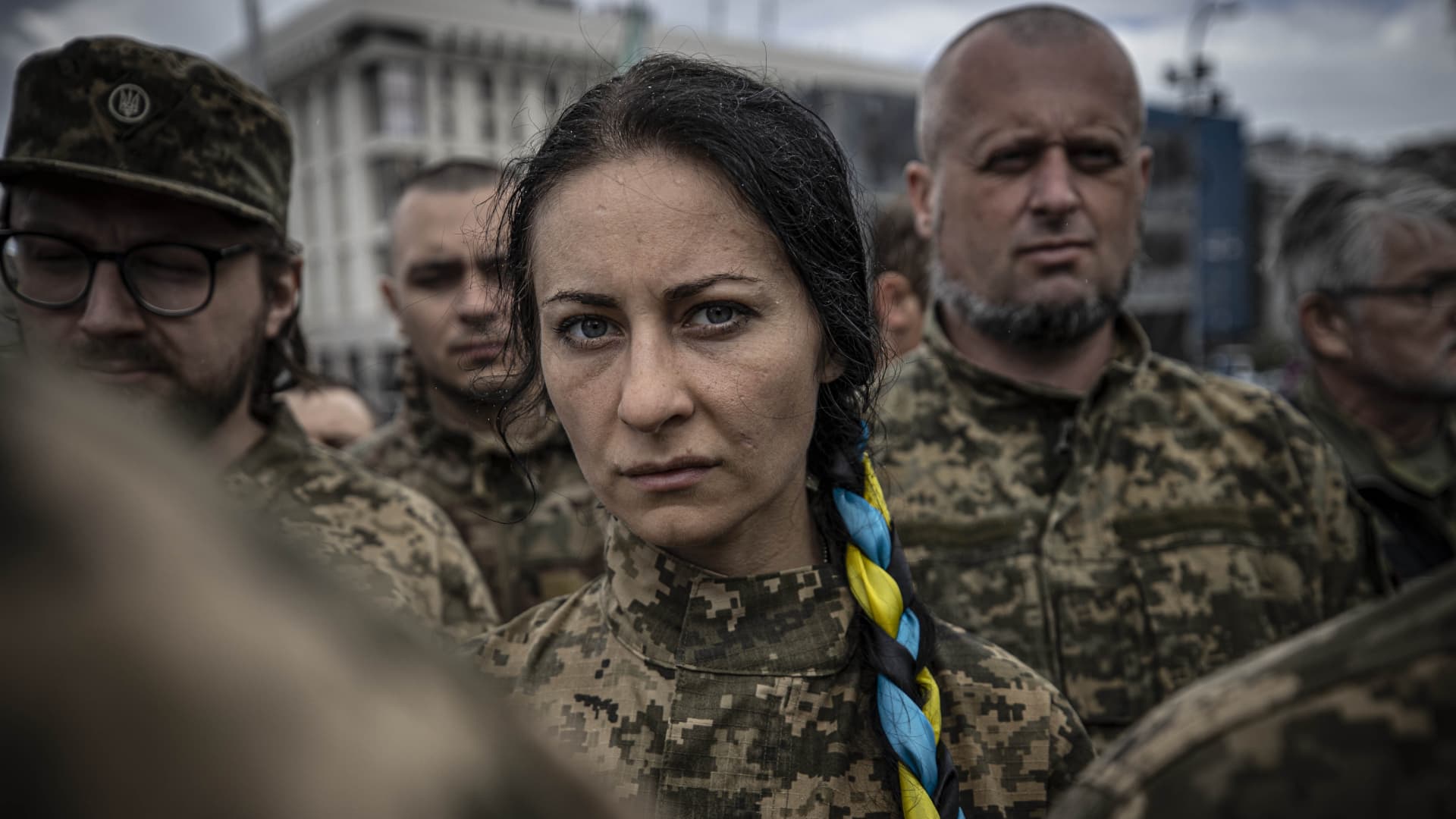 بعد إعادة انتشار الروس في الجنوب ، شنت أوكرانيا هجومًا مضادًا في خاركيف