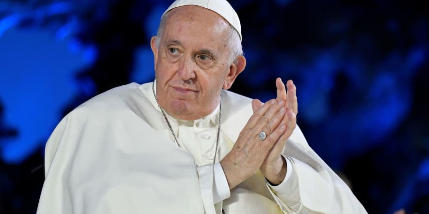 Pope appeals to Putin to end 'spiral of violence' in Ukraine