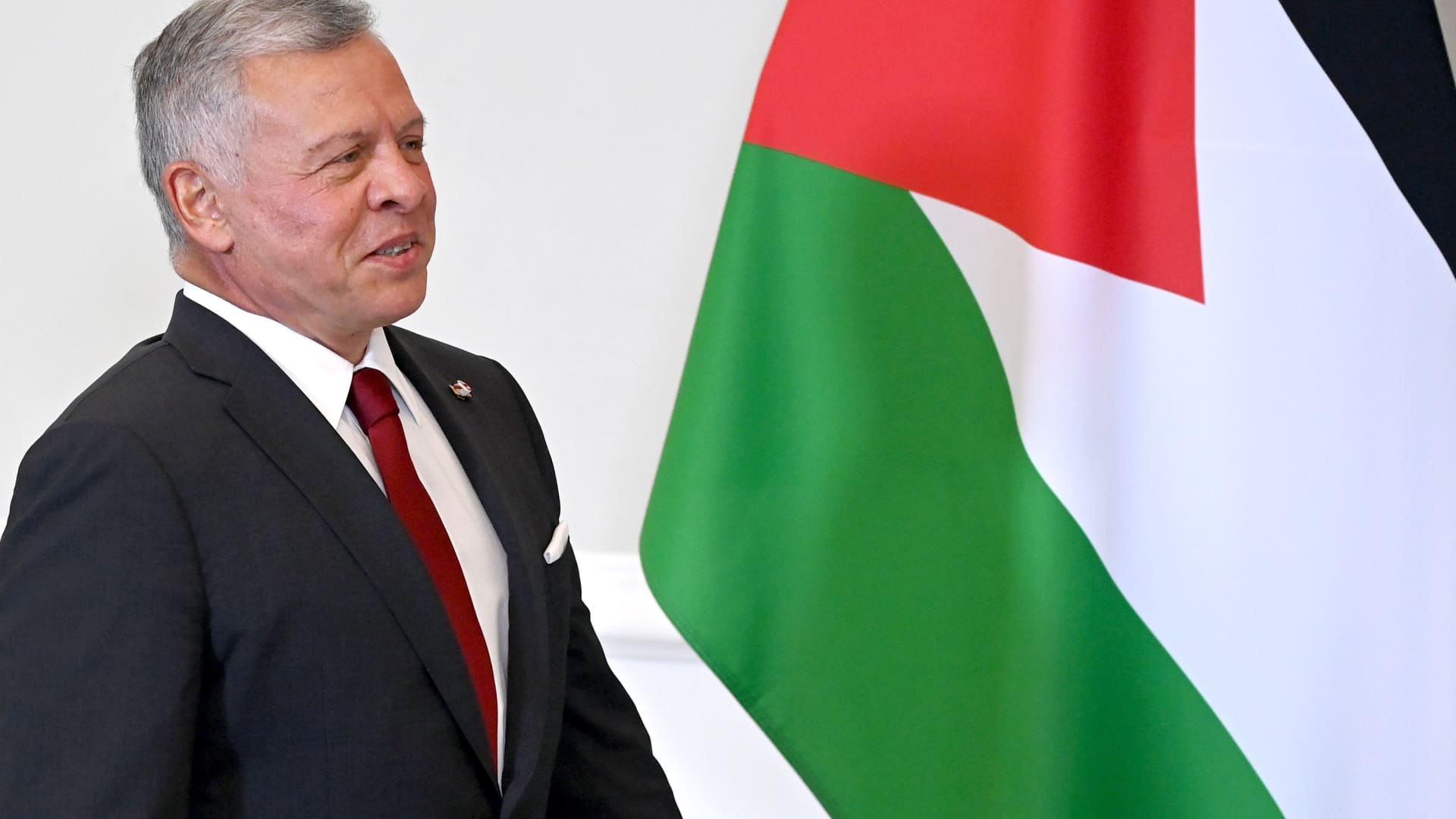 Jordan's king says he would support a Middle East version of NATO thumbnail