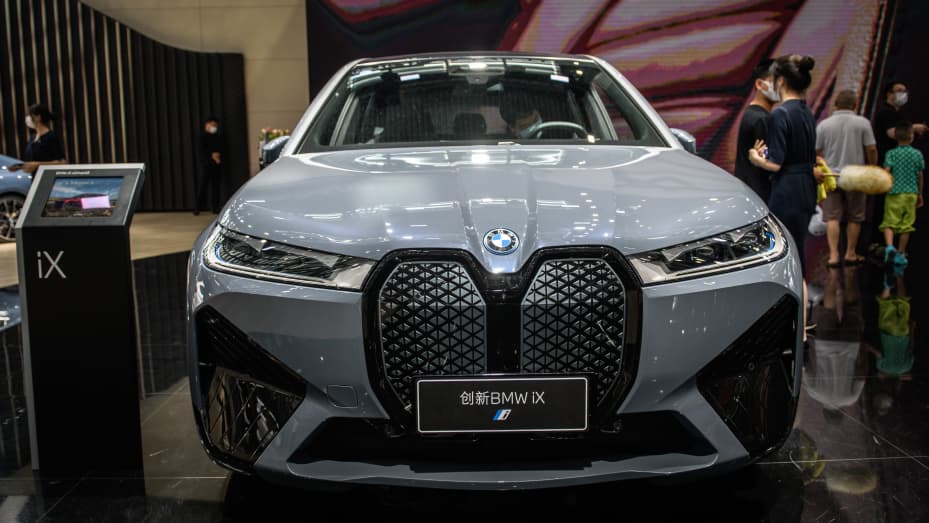 BMW Struggles to Pull Through China Drag -- Heard on the Street - WSJ
